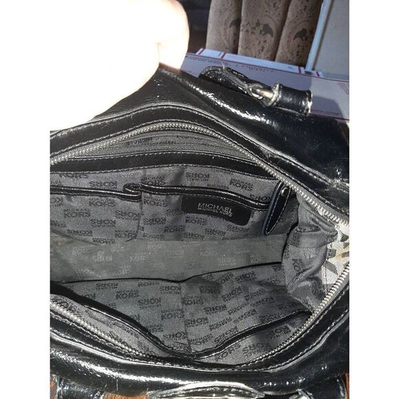 Michael Kors Black Tan Signature Logo Bag Purse Handbag  Medium Size Top Handle - Picture 9 of 11